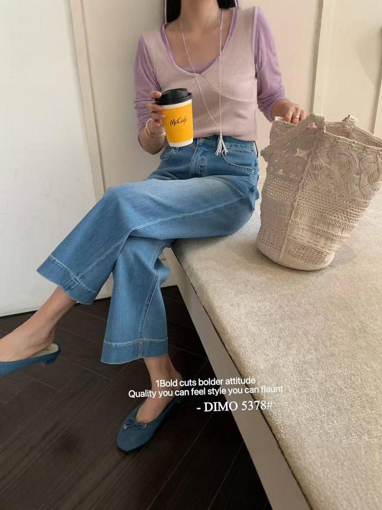 Women's Light Wash High-Waisted Wide-Leg Jeans - 2026 Retro Slimming Fit, Slightly Flared, Nine-Point Length