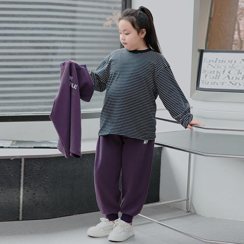 

2024 Trendy Girls Autumn Clothing Set: Sunny Vest, Hoodie & Pants - Medium & Large Sizes Size 140 for 60-75 jin