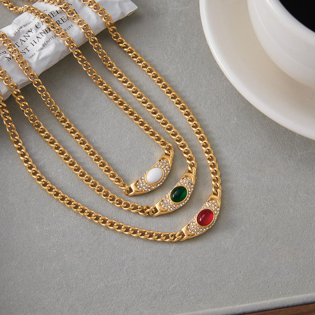 Vintage 18K Gold with Diamond Smile Moon Pendant Necklace Jewelry