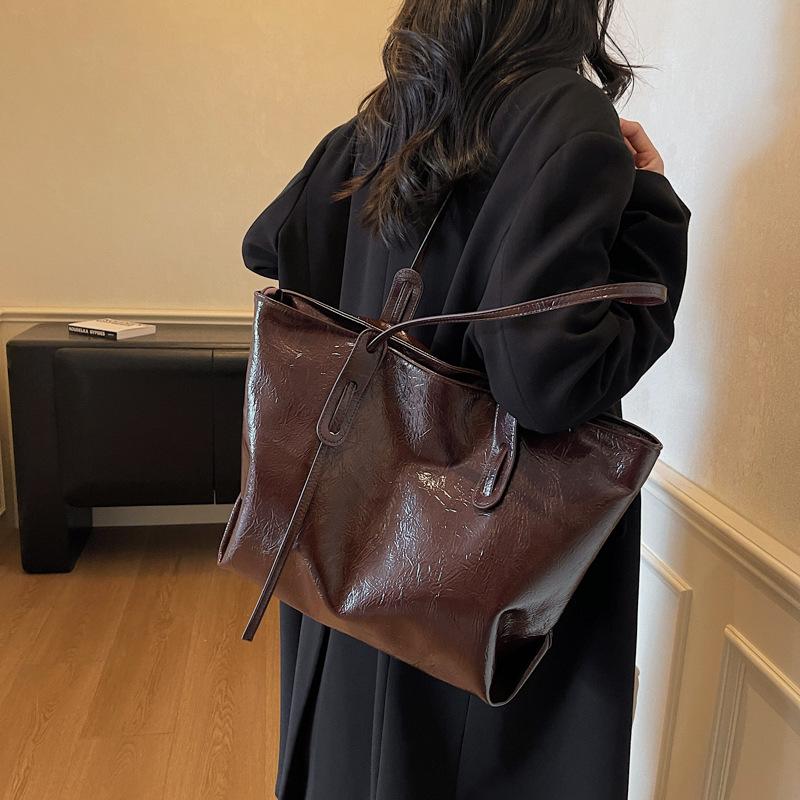 Commuter Tote Bag Large-capacity Bag Women's Autumn and Winter Retro Texture Simple Trend Shoulder Bag