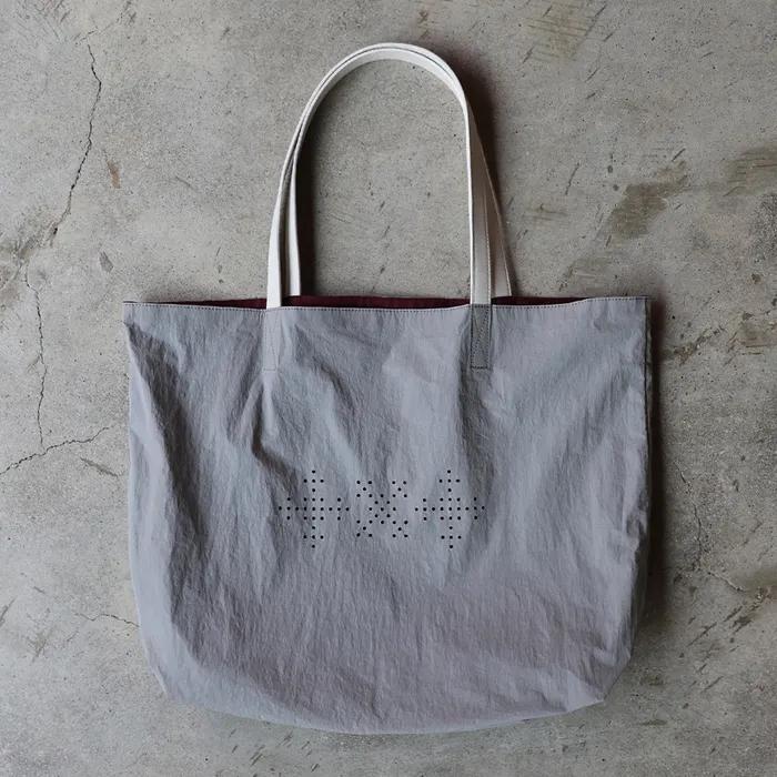 VISCOSE BLEND REVERSIBLE CITY BAG [GREY]