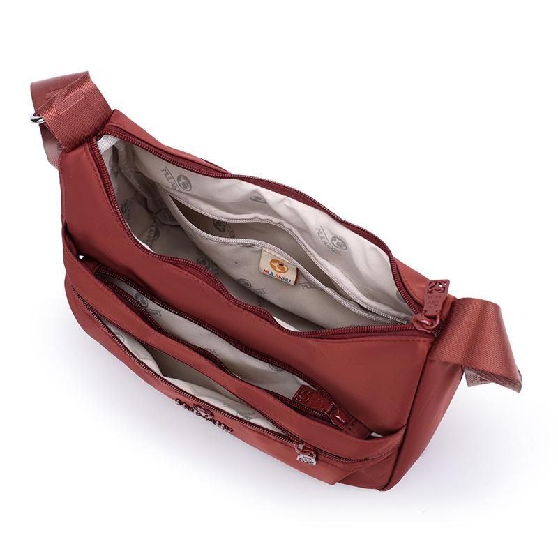 Lightweight Shoulder Bag Multi-compartment Small Square Bag Large Capacity Commuter Crossbody Bag