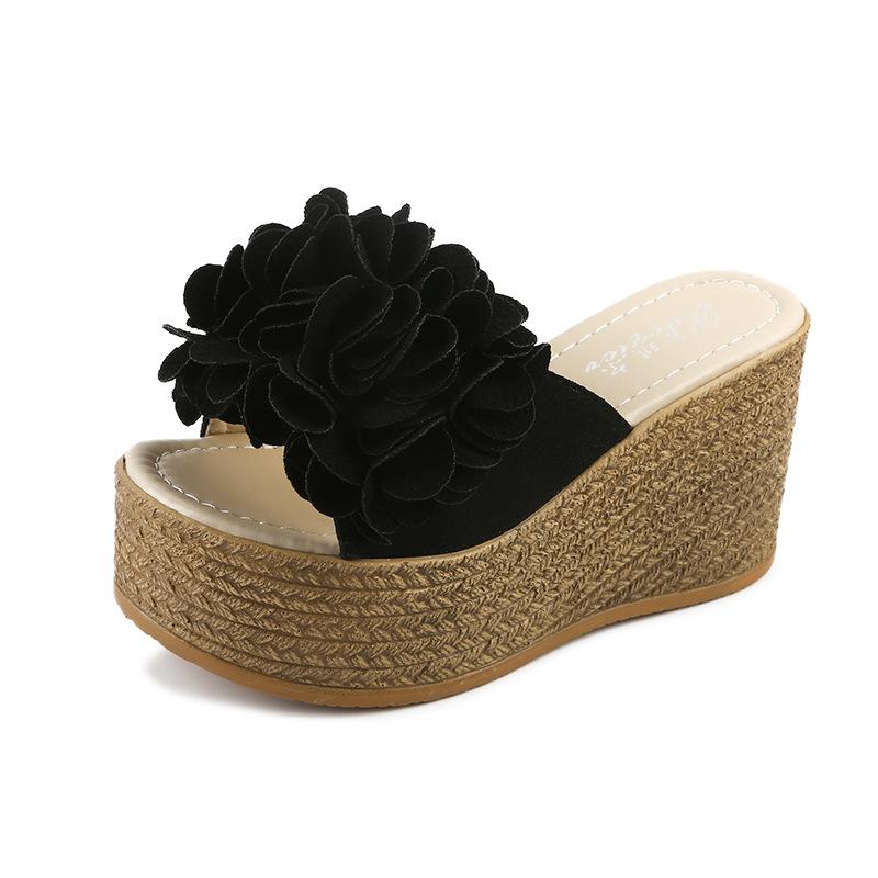 Trendy Cool Slippers 2024 Summer Style Slope Heel Thick Bottom Anti Slip Bohemian Flower Comfortable Versatile Women's Slippers
