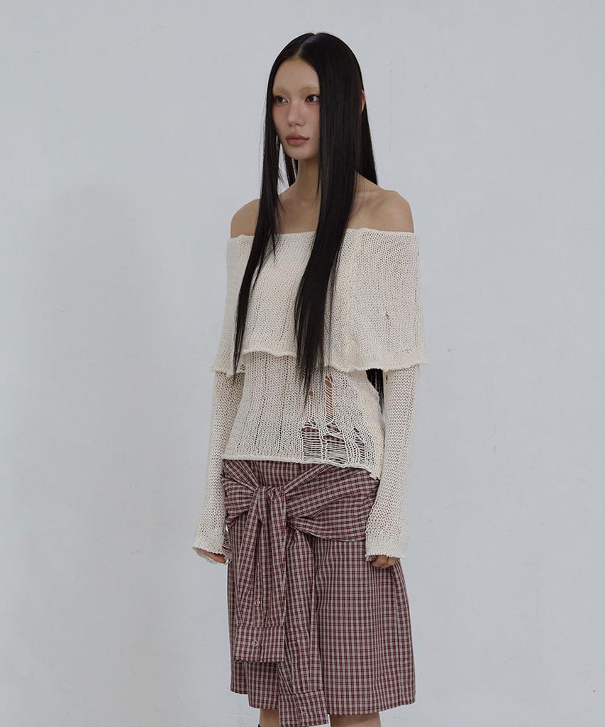 Uusoo Distressed Off-Shoulder Top_ Ivory