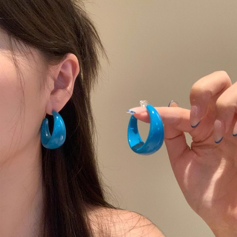 

Ретро Гонконгский Стиль Синие Серьги C-типа Женские 2025 Новые Популярные Темпераментные Модные Серьги-гвоздики Высококлассные Преувеличенные Серьги A1809 Retro Hong Kong style Blue C earrings