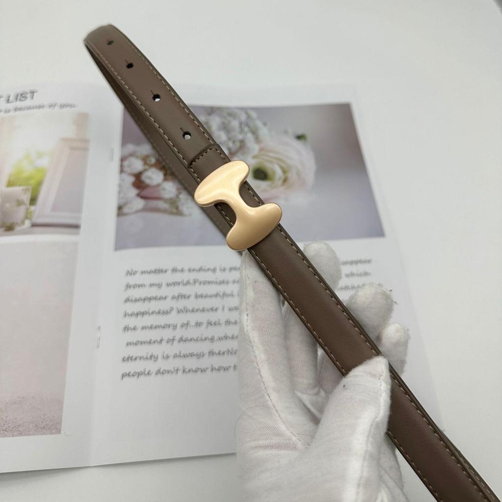 2024 Women's Trendy Genuine Leather Buckle Belt: High-End, Simple & Versatile for Jeans