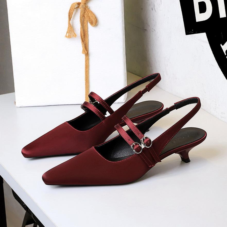 

Korean version of pointed tip one-word strap empty shoes rear strap comfortable low-heeled single shoes light-mouth wine glass and satin women s shoes 40 бордовий