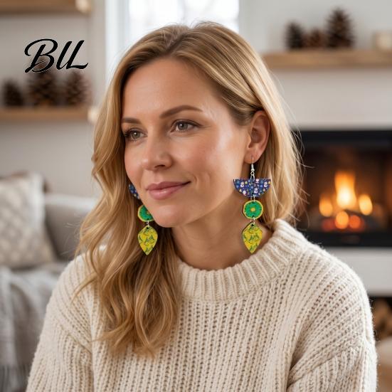 Dangle Drop Earrings 1 Pair Christmas Wooden for Women, Cute Santa Women Seasonal Accessories Gingerbread Candy Cane Earrings, Vintage Holiday Jewelry