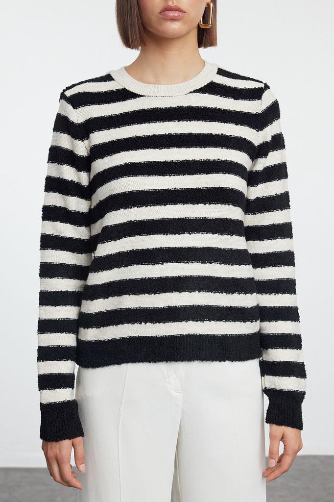 Women's Fashion Stylish Sweater Black Soft Textured Crew Neck Knitwear Sweater