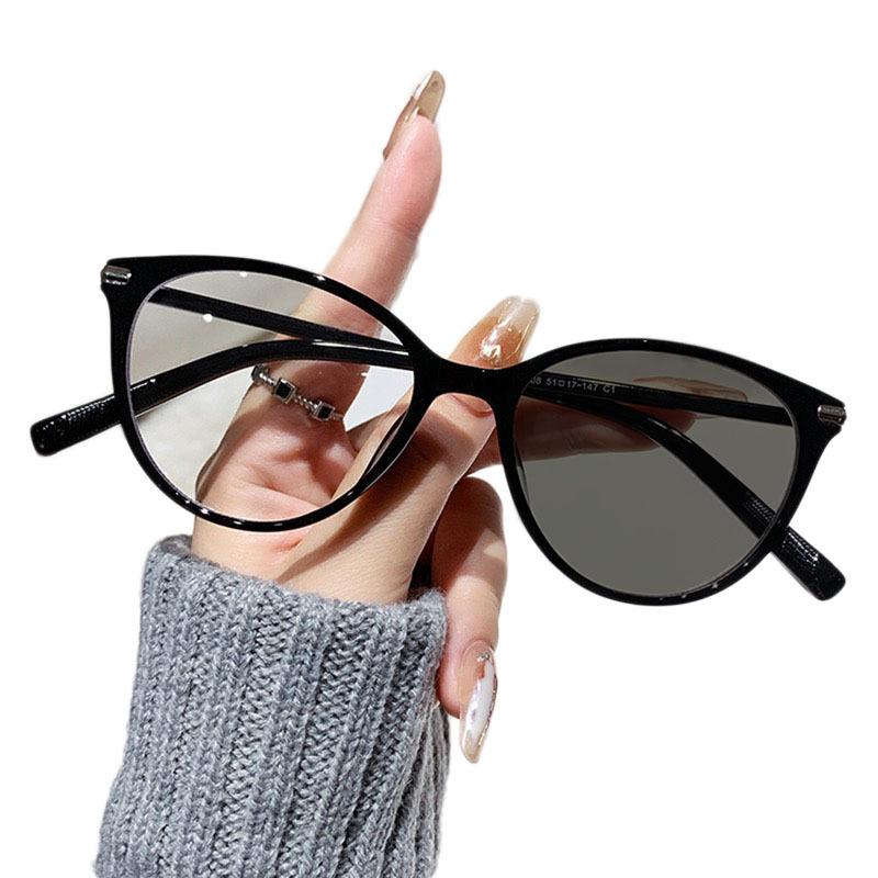 New Vintage Cat Eye Photochromic Reading Glasses Outdoor Color Changing Far Sight Eyeglasses Women Men Anti Blue Light Eyewear