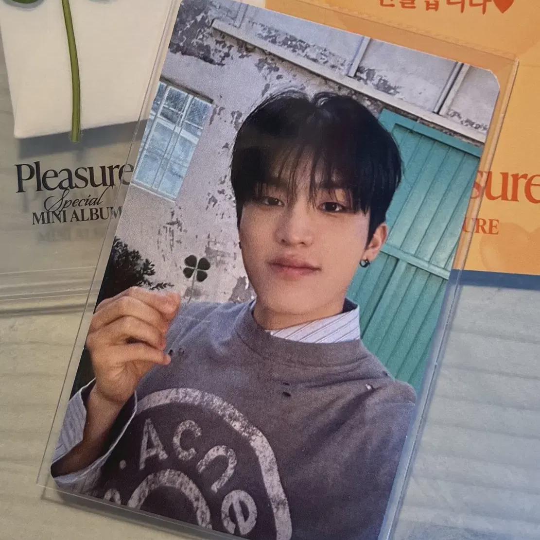 

Всплывающий магазин Treasure Hongdae Пак Чон-у Lucky Foca Вход Foca