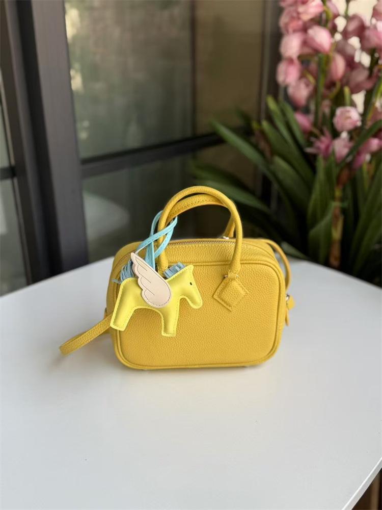 2025 New Genuine Leather Women's Bag Head Layer Leather Plumes Soft Leather Feather Bag Handheld Diagonal Cross Border Women's Bag