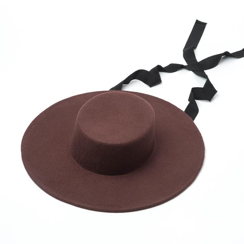 2025 New Utumn and Winter Fashion Simple Woolen Woolen Top Hat Ladies Wool Felt Bandage Flat Hat Felt with Straps European