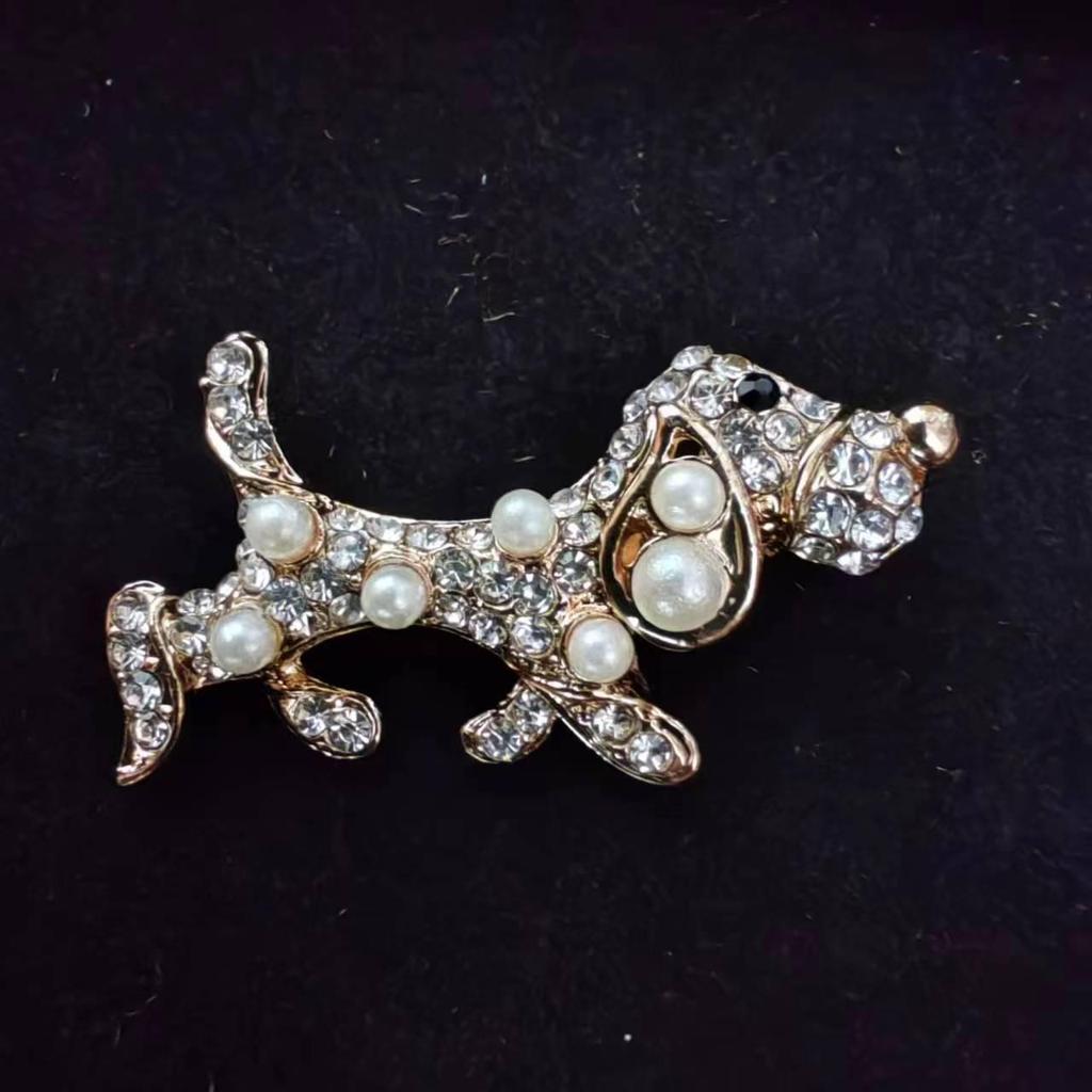 High-End Luxury Flower Pearl Brooch and Corsage Pin – Creative Versatile Accessory