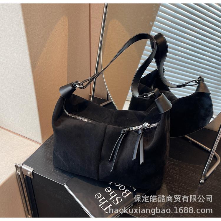 Ielgy High-End Commuter Large-Capacity Bag Frosted Cross-Body Fashion One-Shoulder