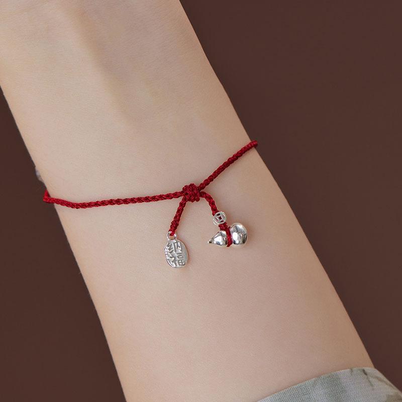 Creative and simple new Chinese small gourd red rope female hand-woven red rope simple life retro copper coin bracelet