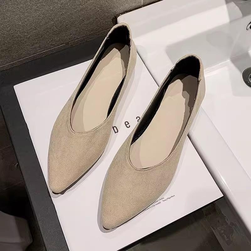 Work shoes women's black soft leather comfortable small leather shoes women's V-mouth pointed flat sole shoes women's professional work women's sh