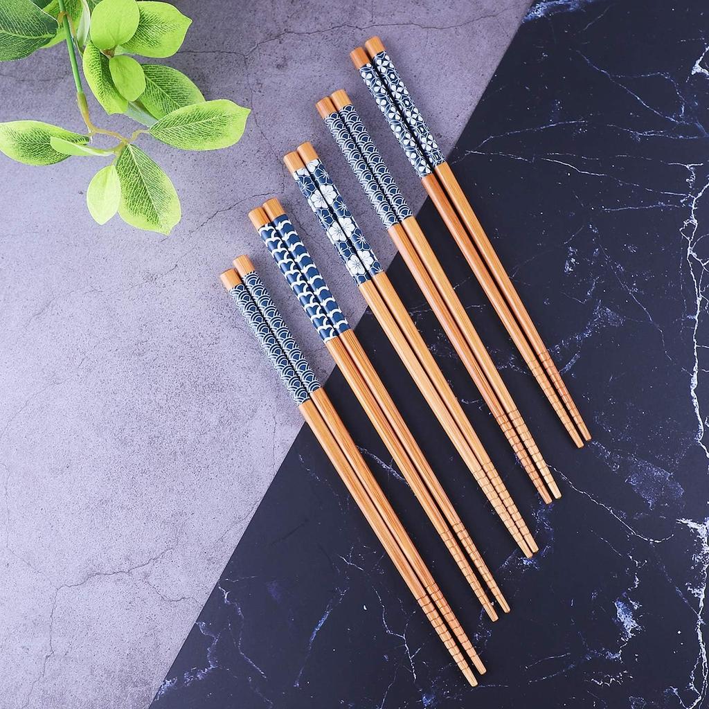 Antner 5 Pairs Natural Bamboo Chopsticks Reble Classic Japanese Style Chop Sticks Gift Sets, Dishwasher Safe, 8.8 Inch/22.5cm