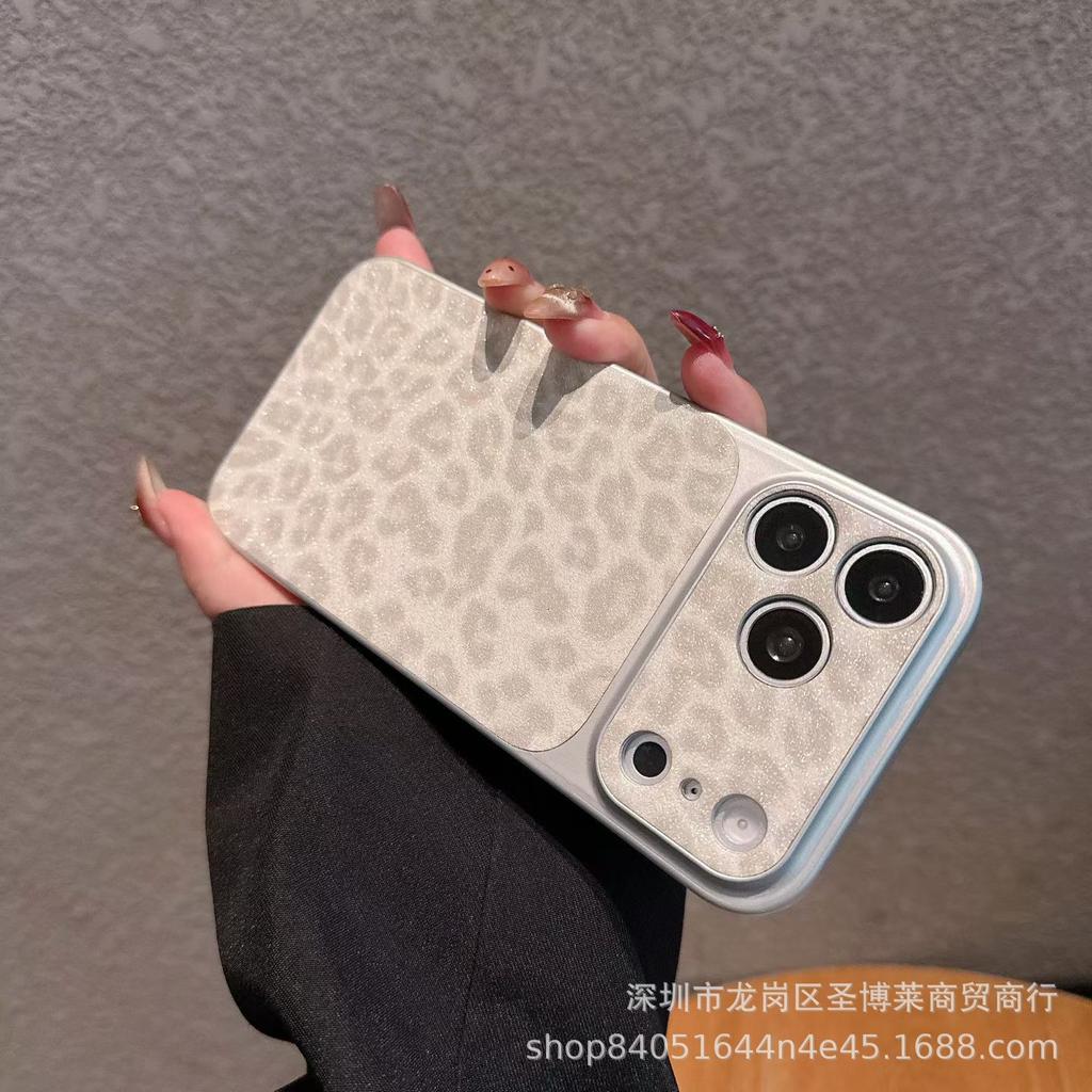 The new electroplated leather leopard print is suitable for iPhone17Promax mobile phone case 16pro fine hole 15 protective case.