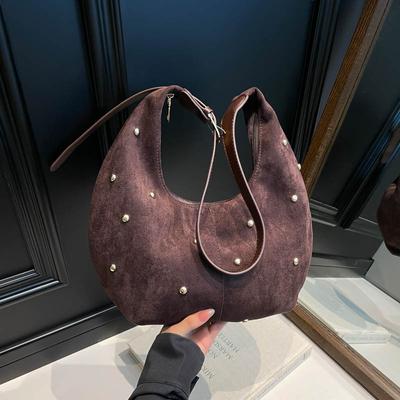 A New Velvet Women's Bag with A Niche Design, A Fashionable Single-shoulder Underarm Bag and A Large-capacity Commuting Bag