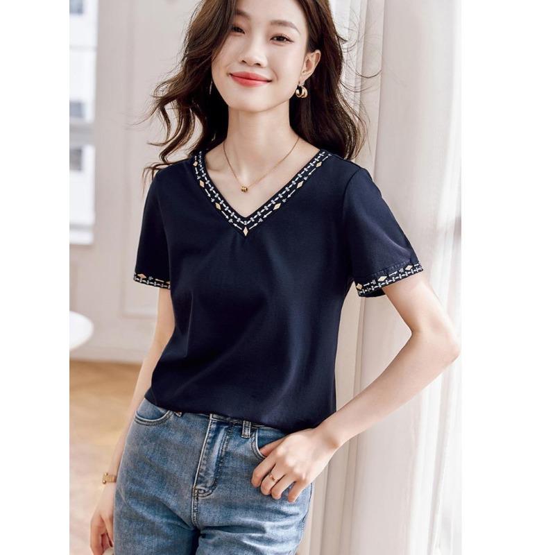 Women's V-Neck T-Shirt - Embroidered Trim Casual Short Sleeve Top