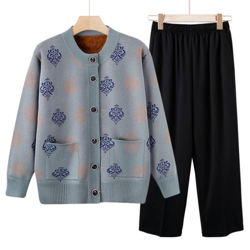 Grandma Autumn and Winter Plush Sweater Cardigan Middle-aged and Elderly Women's New Mother's Knitted Sweater Jacket Thickened Top