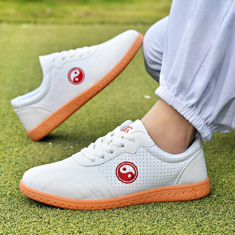 Scarpe Tai Chi da donna nuove per primavera e autunno scarpe da pratica Tai Chi estive traspiranti suola in tendine di bue scarpe per arti marziali scarpe sportive