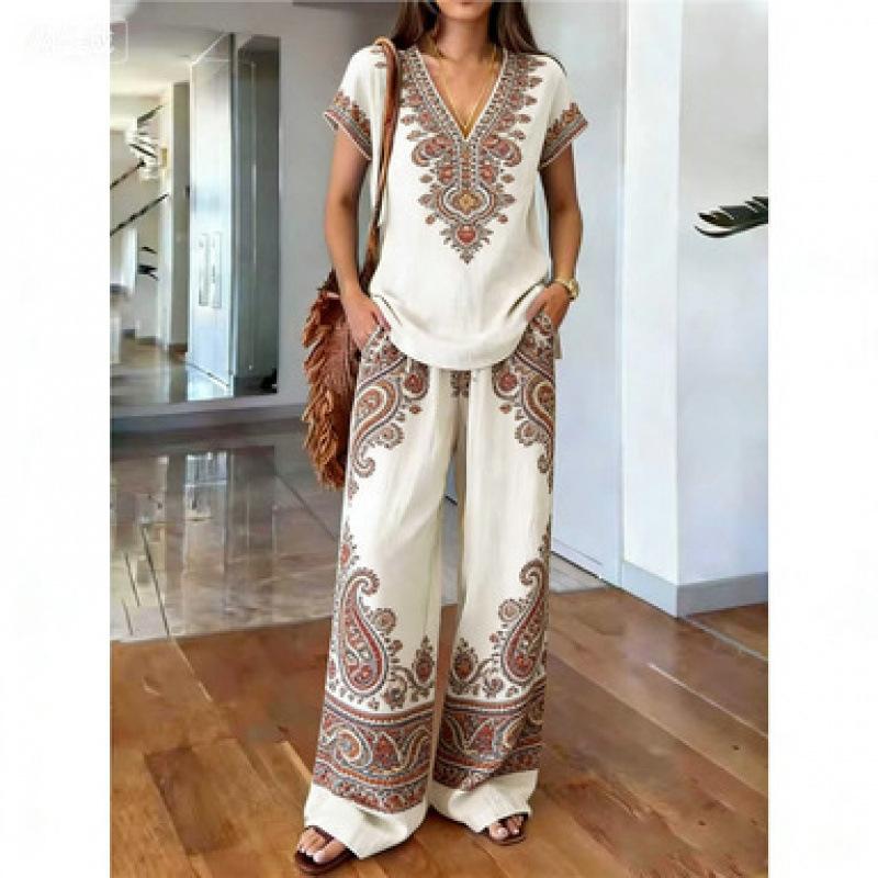 Travel essentials printed two-piece set, vintage elegance V-neck top, loose hierarchy wide-leg pants, vacation style