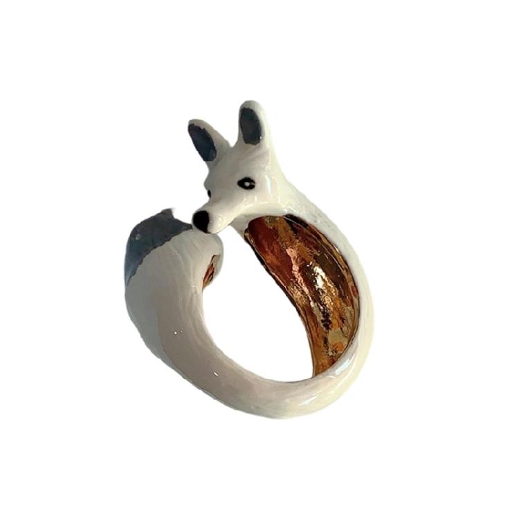 Einzigartiger Emaille-Tropfenring Verspieltes Elefanten-Ferkel-Design Goldfarbener Schmuck Metallische Textur für Modebegeisterte