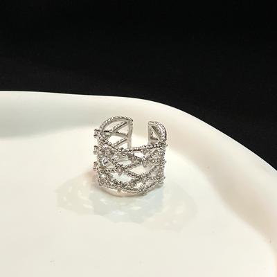 Öffnender verstellbarer hohler Ring Damenmode Persönlichkeit übertriebener Zeigefingerring Nischen-Design-Ring