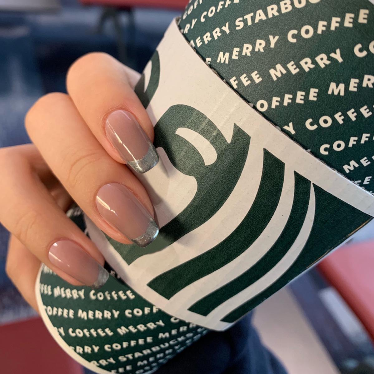 Lotus Root Gradient Silver Edge Press-On Waterproof Nails with Removable Nail Art Stickers.