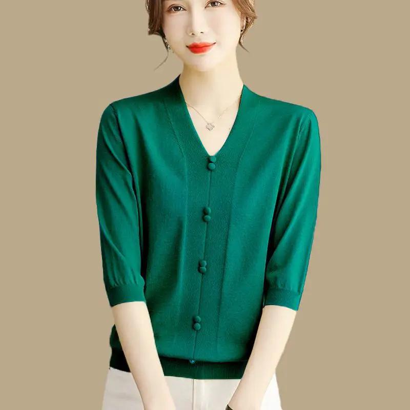 Spring Autumn Women's V-Neck Knit Top Half Sleeve Slim Casual Blouse