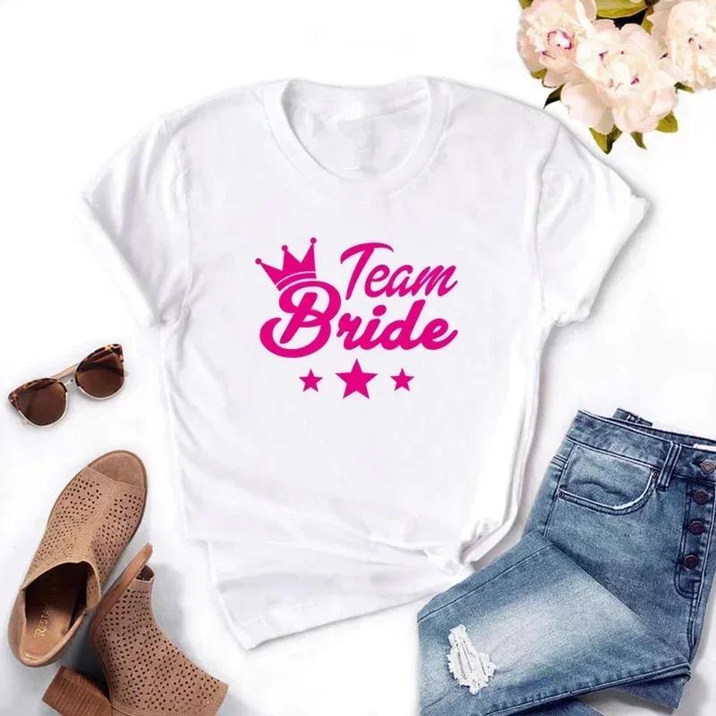 Bachelorette Party Tshirt Love Heart Team Bride Squad Tshirt Bridal Shower Top Bachelor Hen Party Wedding EngageUnisext