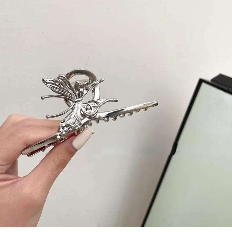 Women Retro High-end Silver Metal Butterfly Hair Clip Fashionable Gothic Personality Headwear Elegant Accessories for Girls