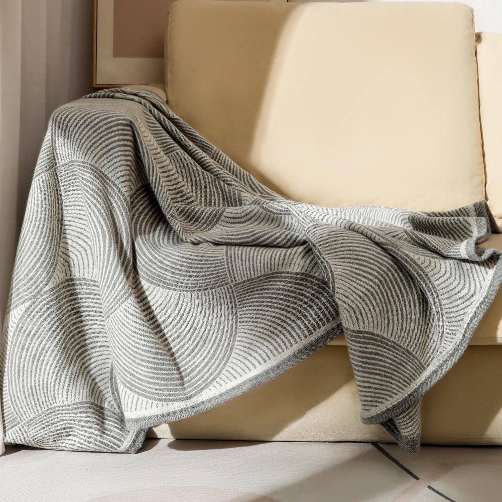Leichter Luxus Aero Überwurfdecke Gewebte Jacquard Fleece Sofaabdeckung Decke Tragbare Camping Couchdecke Bequeme Klimaanlagen Nickerchen Decke