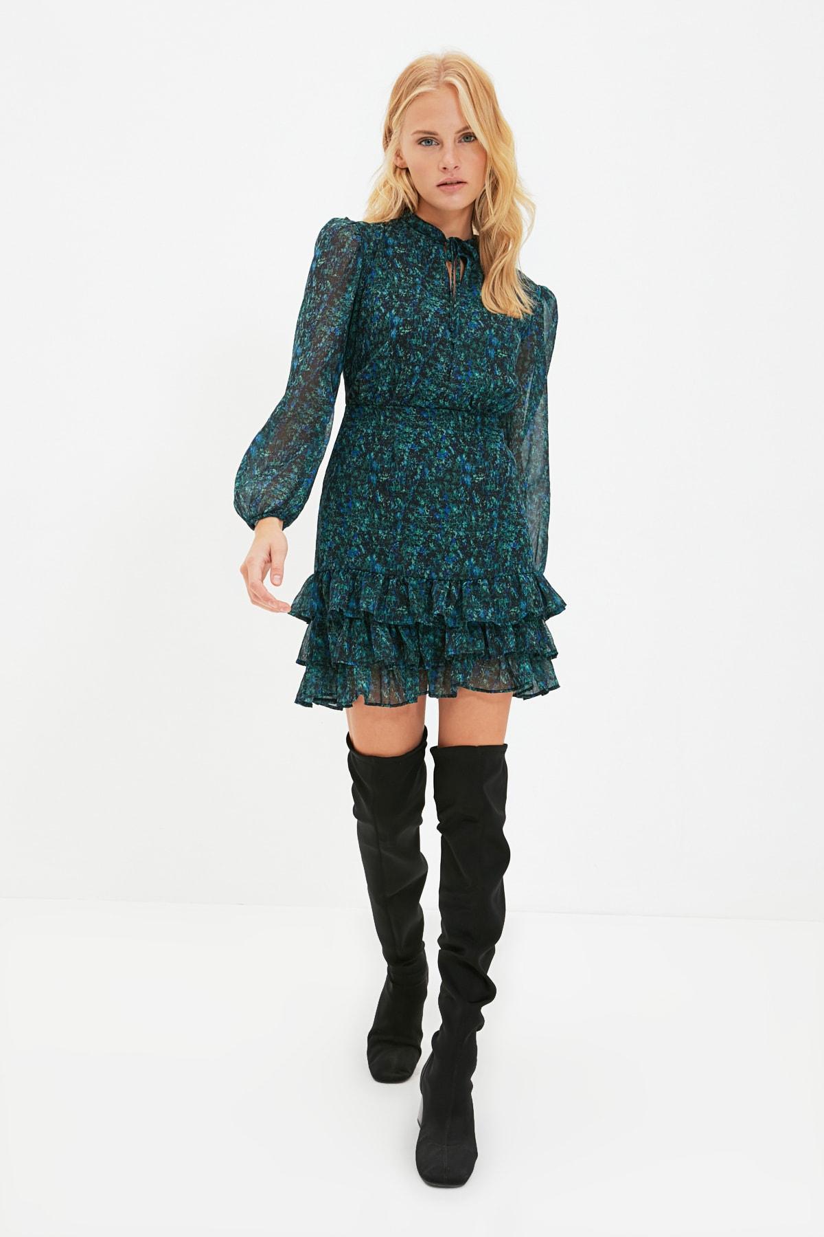 

Зеленое платье с рюшами и узором TWOAW21EL1442..