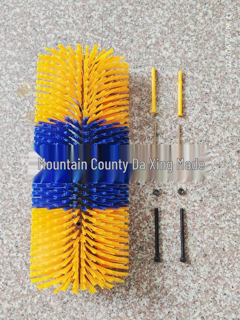 Multifunctional Animal Body Cleaning & Massage Brush for Horses, Sheep, Cows - Bristle Brush for Dairy Farm Use