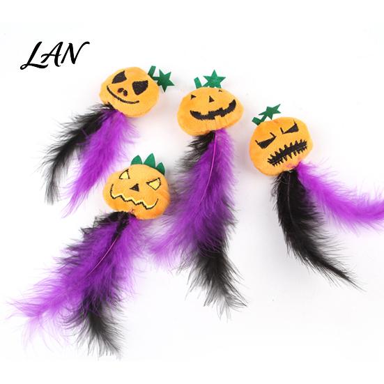 Stuffed Halloween Cat Toy Pumpkin Toy, Squeaky Chew Soft Plush with Feathers for Indoor Cats Self-entertainment