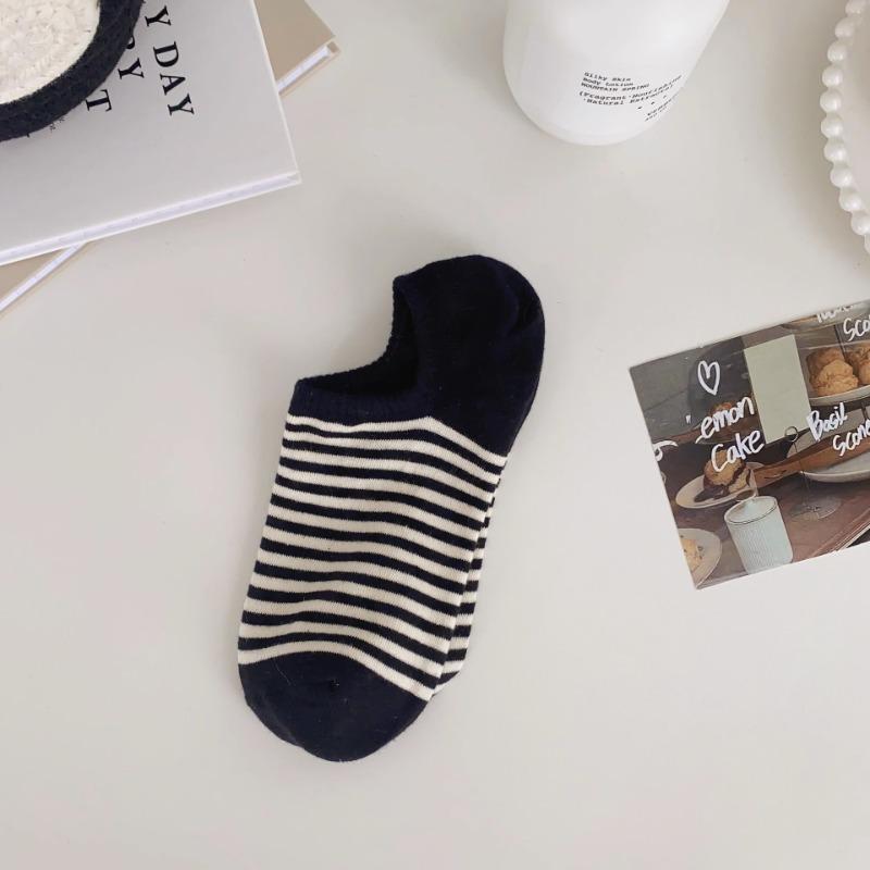 Female Spring and Summer Thin Style All Match Stripe Silicone Not To Drop with Shallow Mouth Invisible Socks