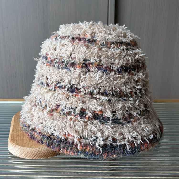 New autumn and winter bucket hat European and American women's hat colored striped knitted warm wool hat thickened and velvet