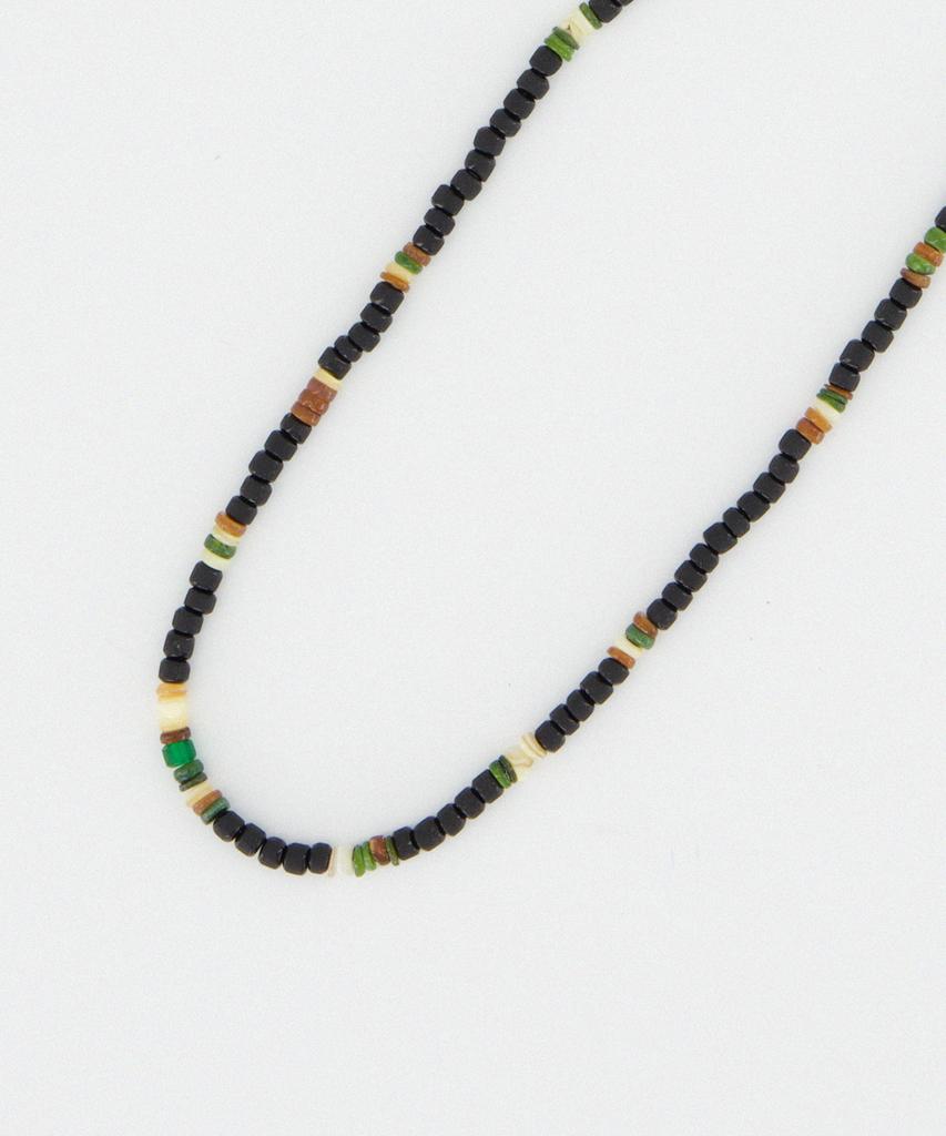 Douhab Pebble – Moss Necklace / Black