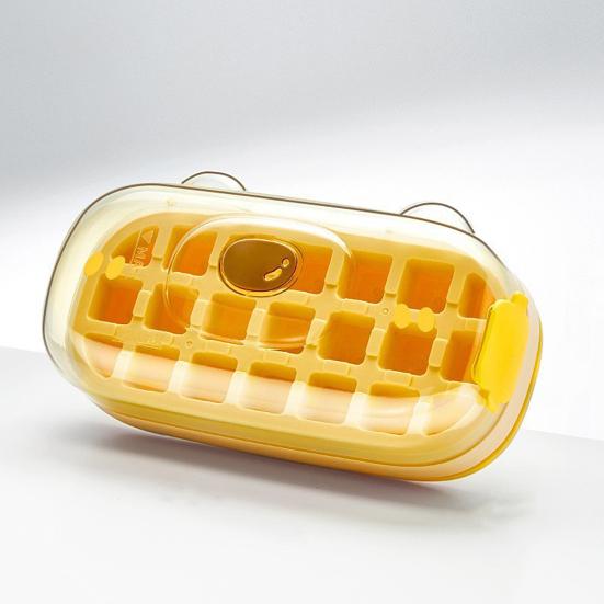 Forma na ledové kostky Láhev na vodu 2 v 1 Roztomilý design medvídka Lis na ledové kostky s nulovým dotykem Podnos na ledové kostky s víkem Přenosná mrazicí láhev na ledový nápoj pro cestování a rodinu