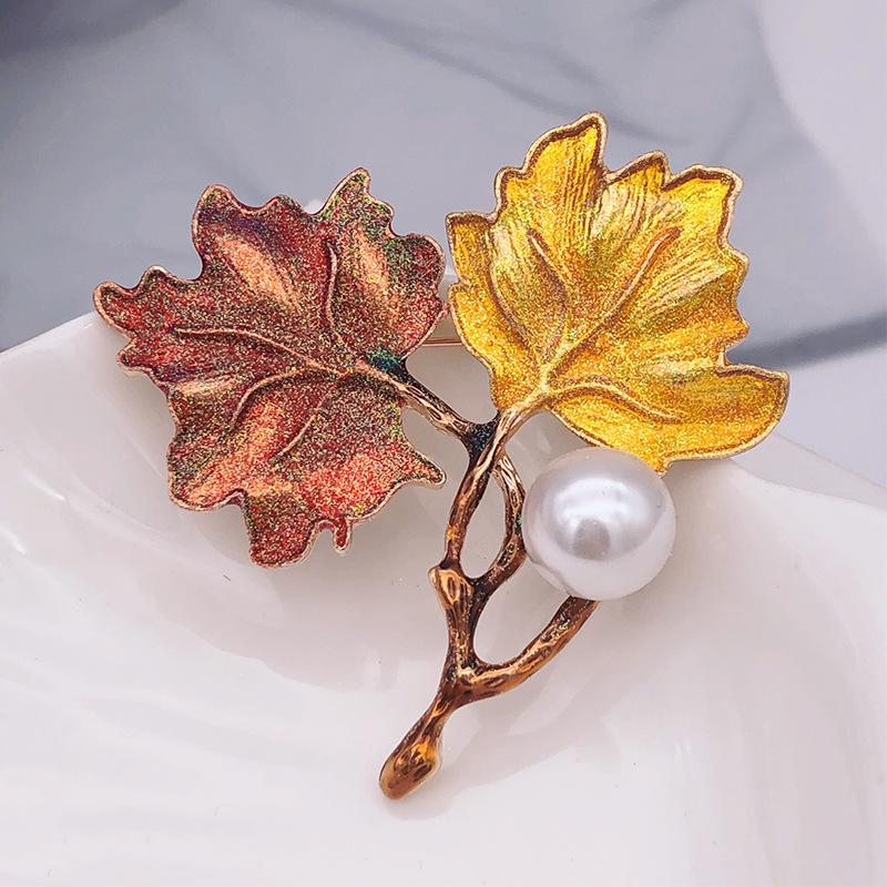 High-End Enamel Maple Leaf Brooch with Pearl - Retro Jewelry Gift
