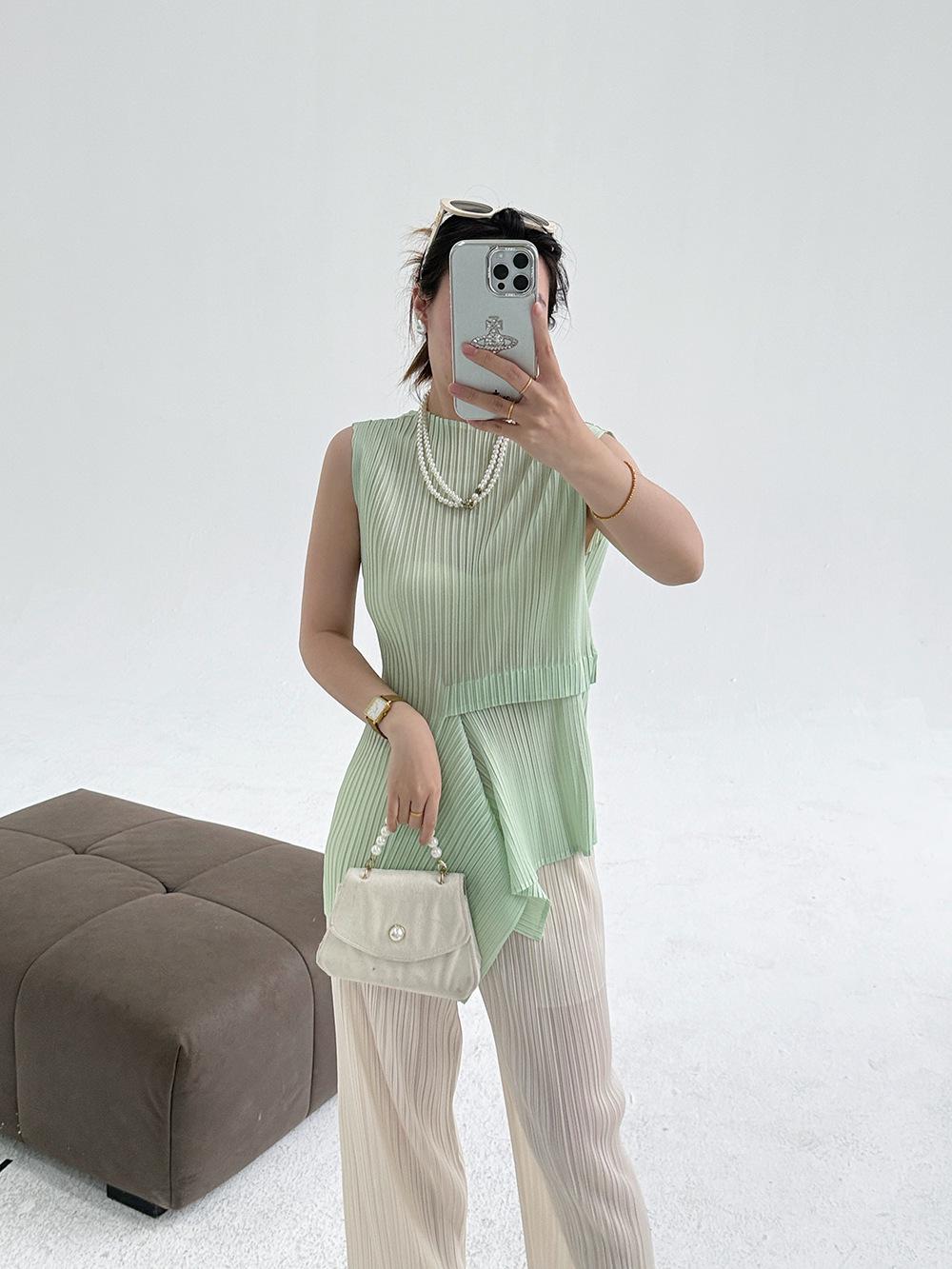 

Летняя женская асимметричная плиссированная майка без рукавов - Однотонная, Круглый вырез, Приталенная One Size светло-зеленый