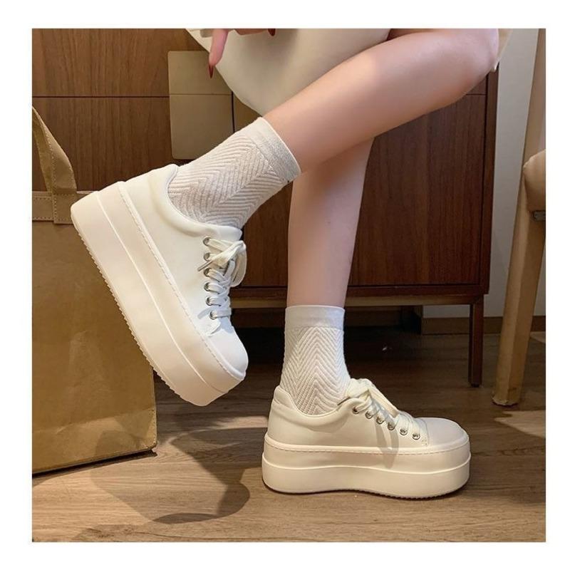 Vastag talpú fehér női tornacipők, új 2025 tavaszi/őszi stílus, magasságnövelő, alkalmi és sokoldalú sneaker deszkás cipő