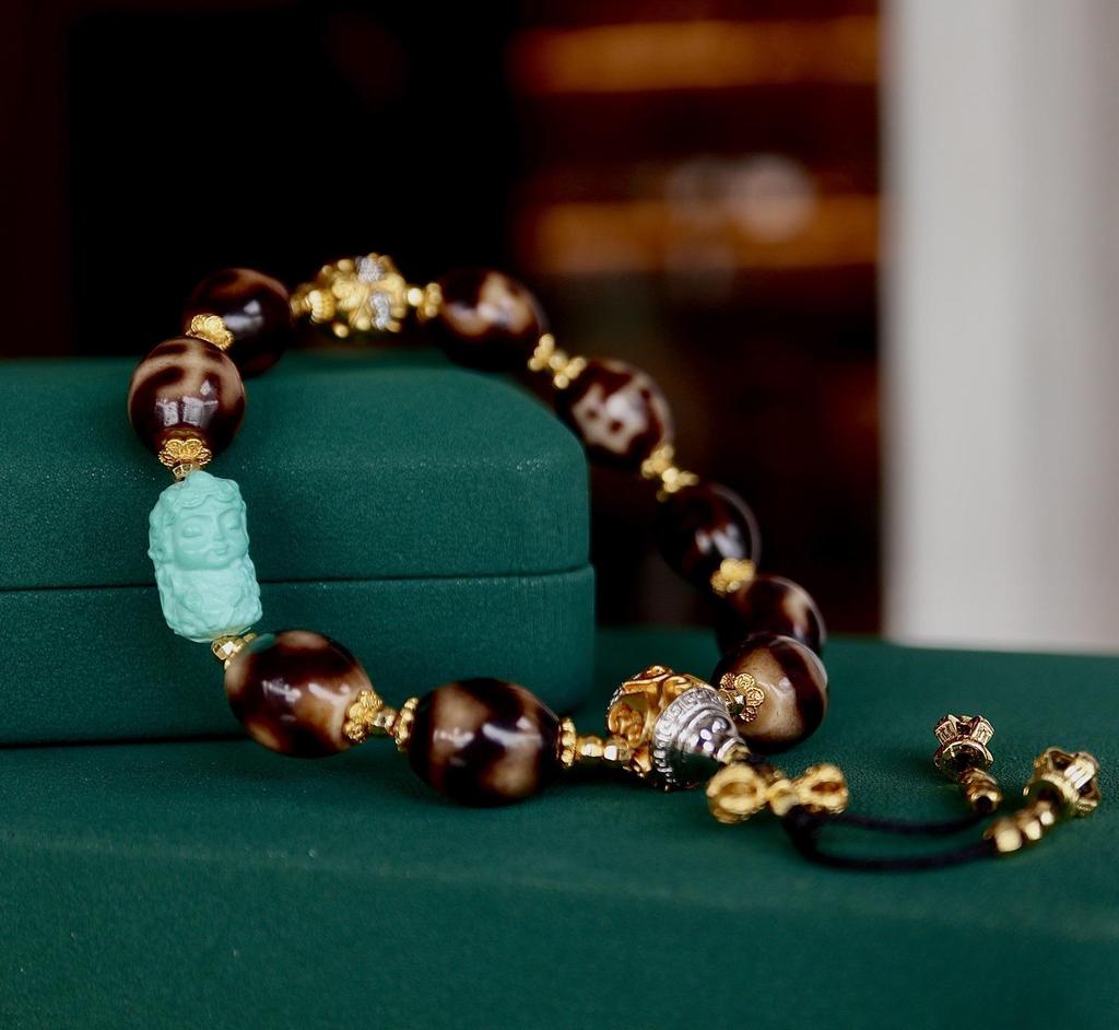 Versatile Multi-Treasure Dzi Bead Bracelet with Tiger Tooth & Agate