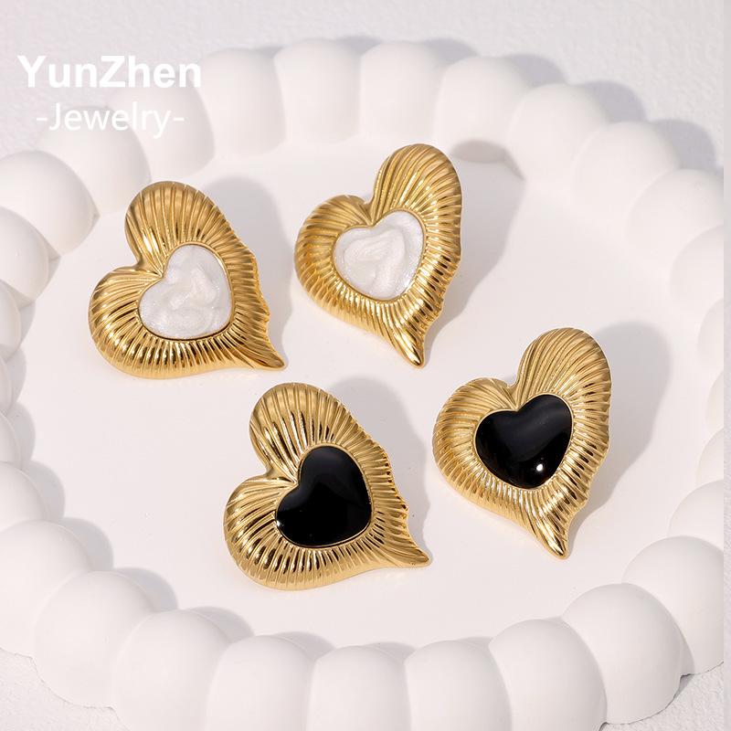 Stainless Steel Non-tarnish Hypoallergenic Vintage French Retro Love-shaped Earrings Light Luxury Temperament High-grade Gold