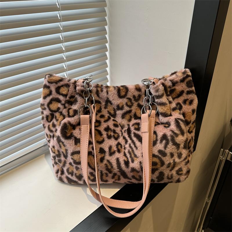 Leopard print plush trend chain, personalized versatile simple fashion casual bag, shoulder underarm bag