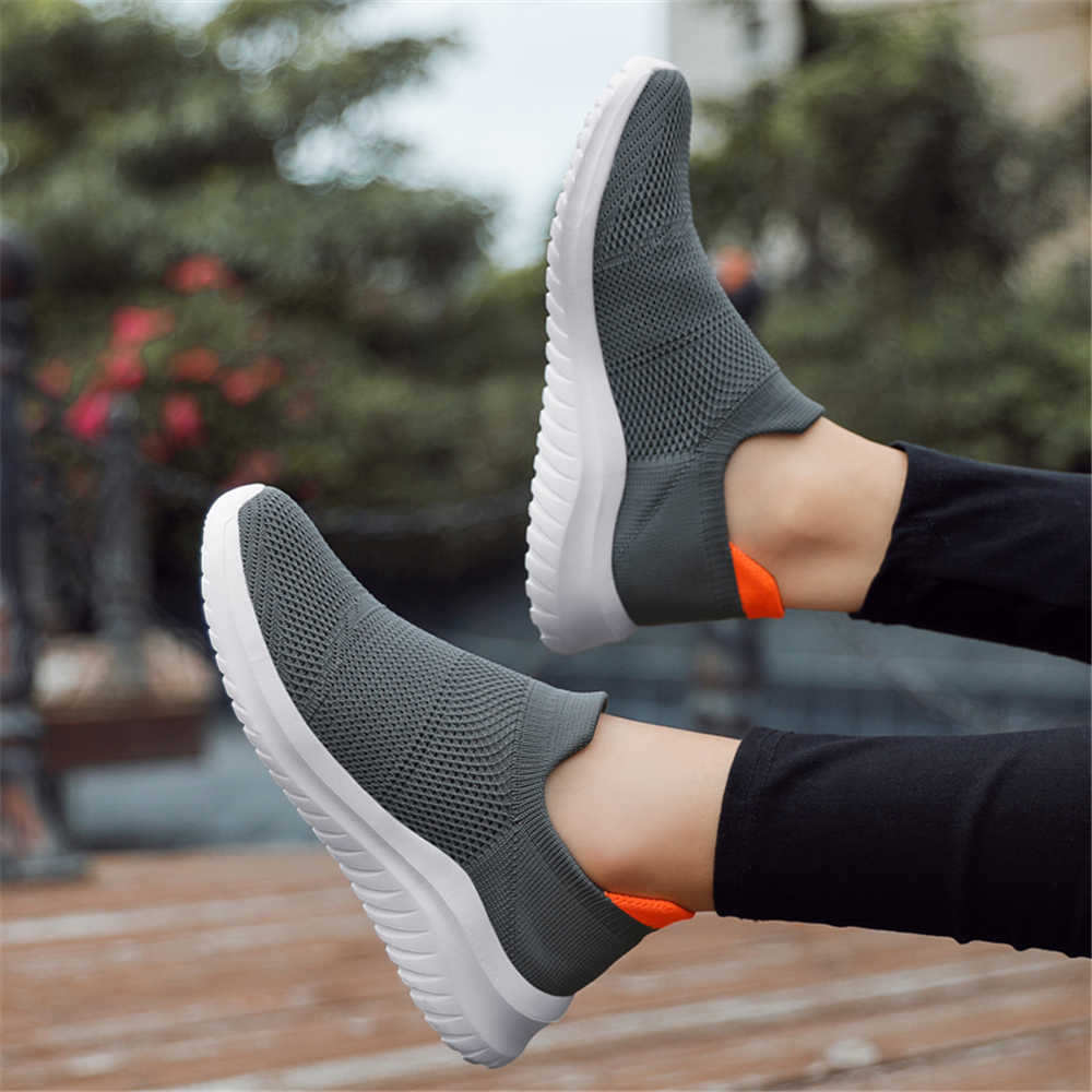 Fashion Without Heels Light Weight Sneakers Spring Walking Luxury Loafers Shoes Summer Women Sports Sapa Global Brands Celebrity