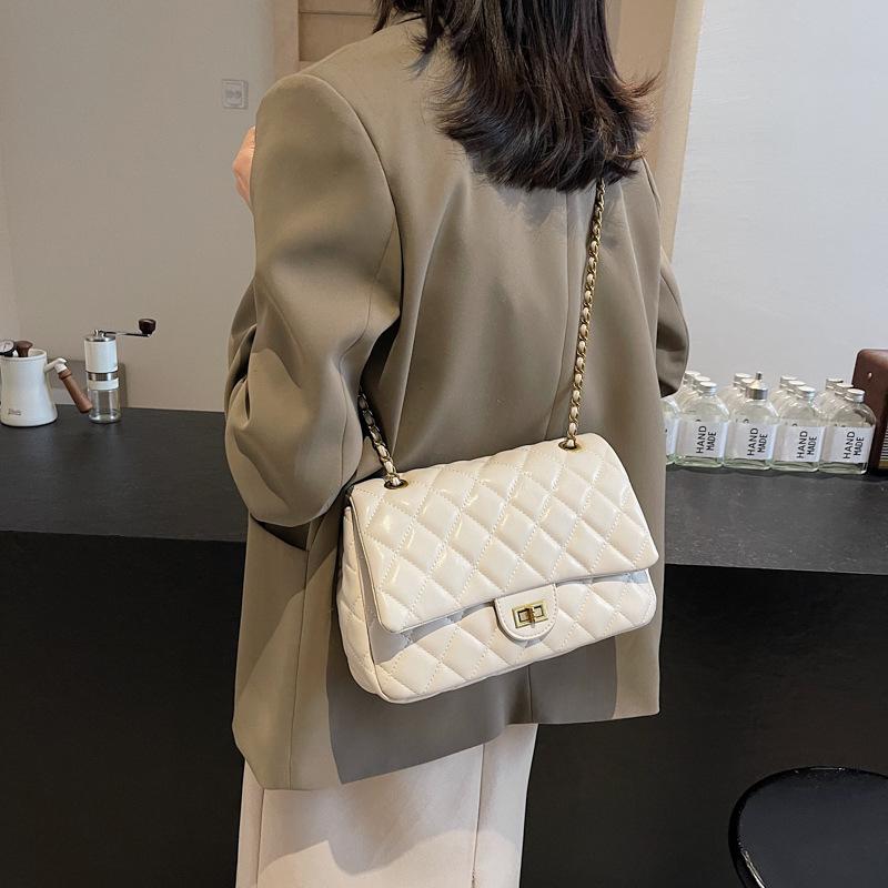 

Xiaoxiangfeng бриллиантовая цепочка 2025 однотонная новая сумка женская мягкая кожа модная универсальная сумка на плечо/подмышку 28*11*18 бежевый